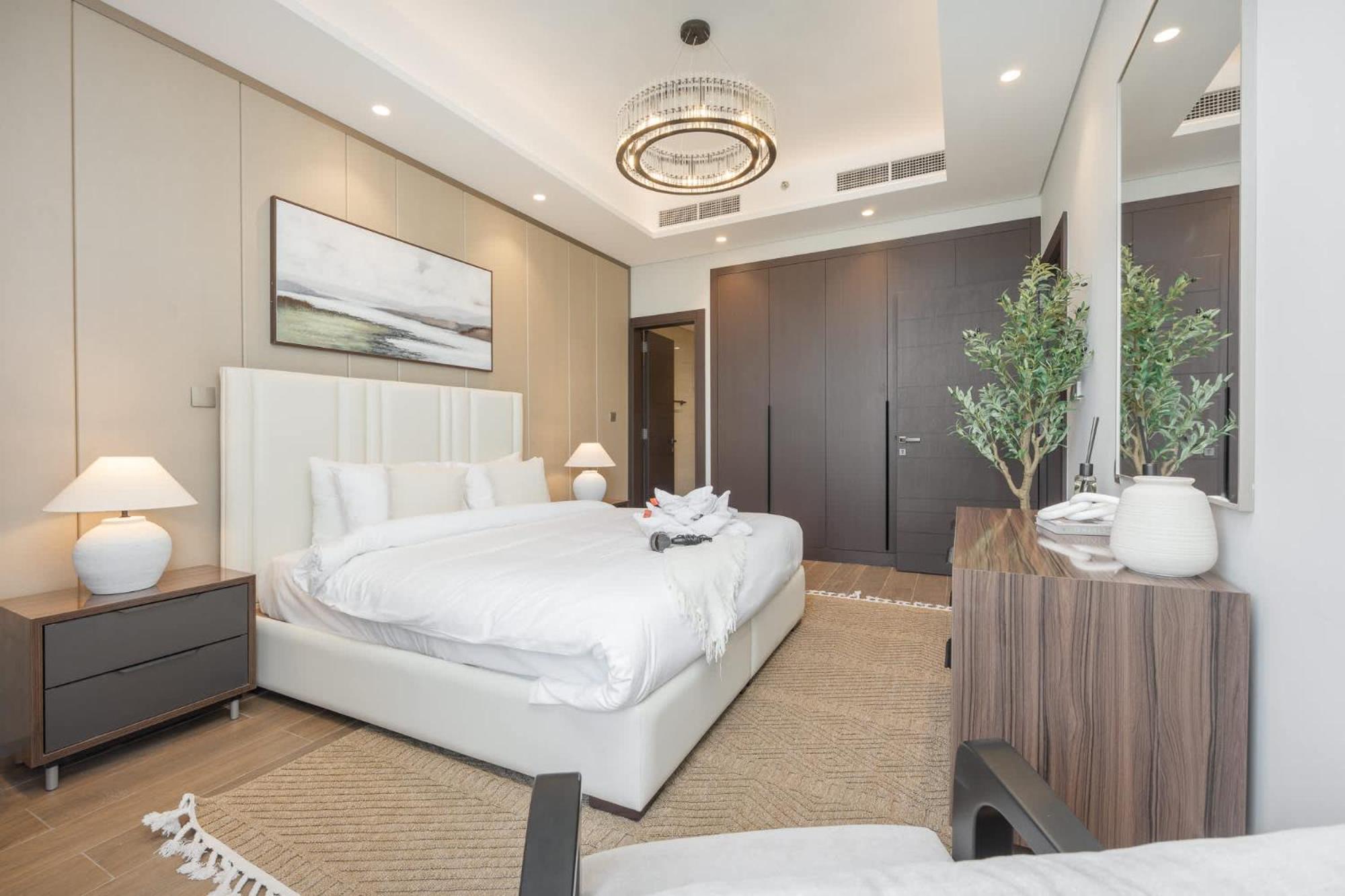 1 Bedroom In Nobles Tower With Burj Khalifa Views