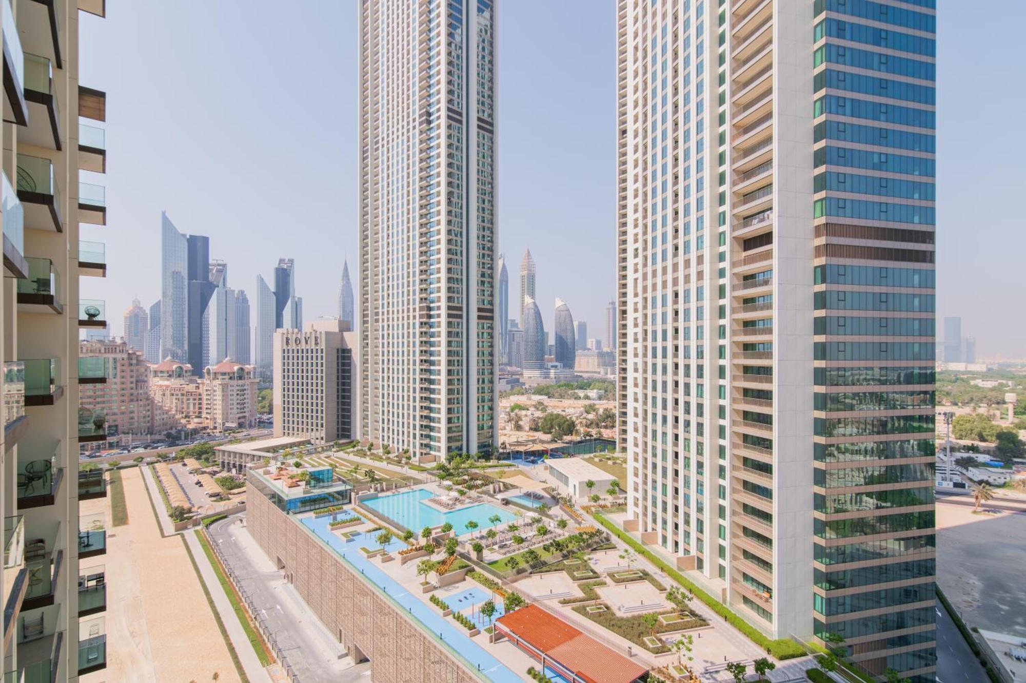 Apartment Elite Escape - 2 Bhk Getaway With Mall Access - 1503 Dubai