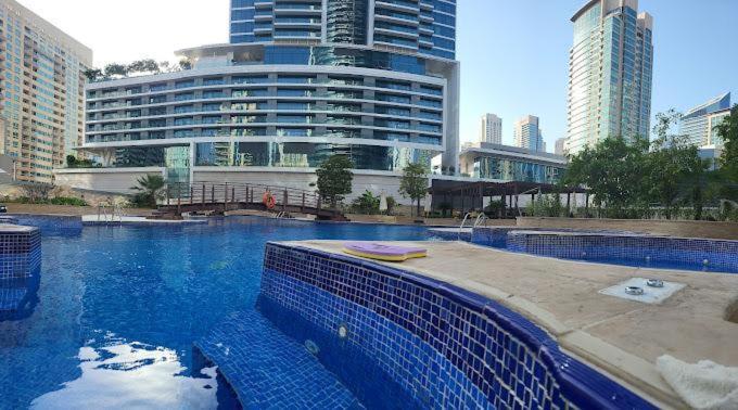 Luxhome Homestay Dubai