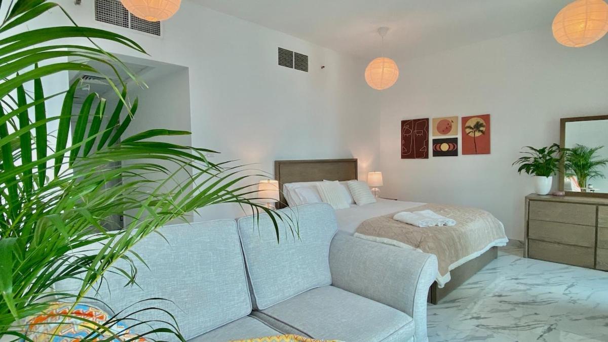 Luxury 3-bedroom In Prime Location * Dubai