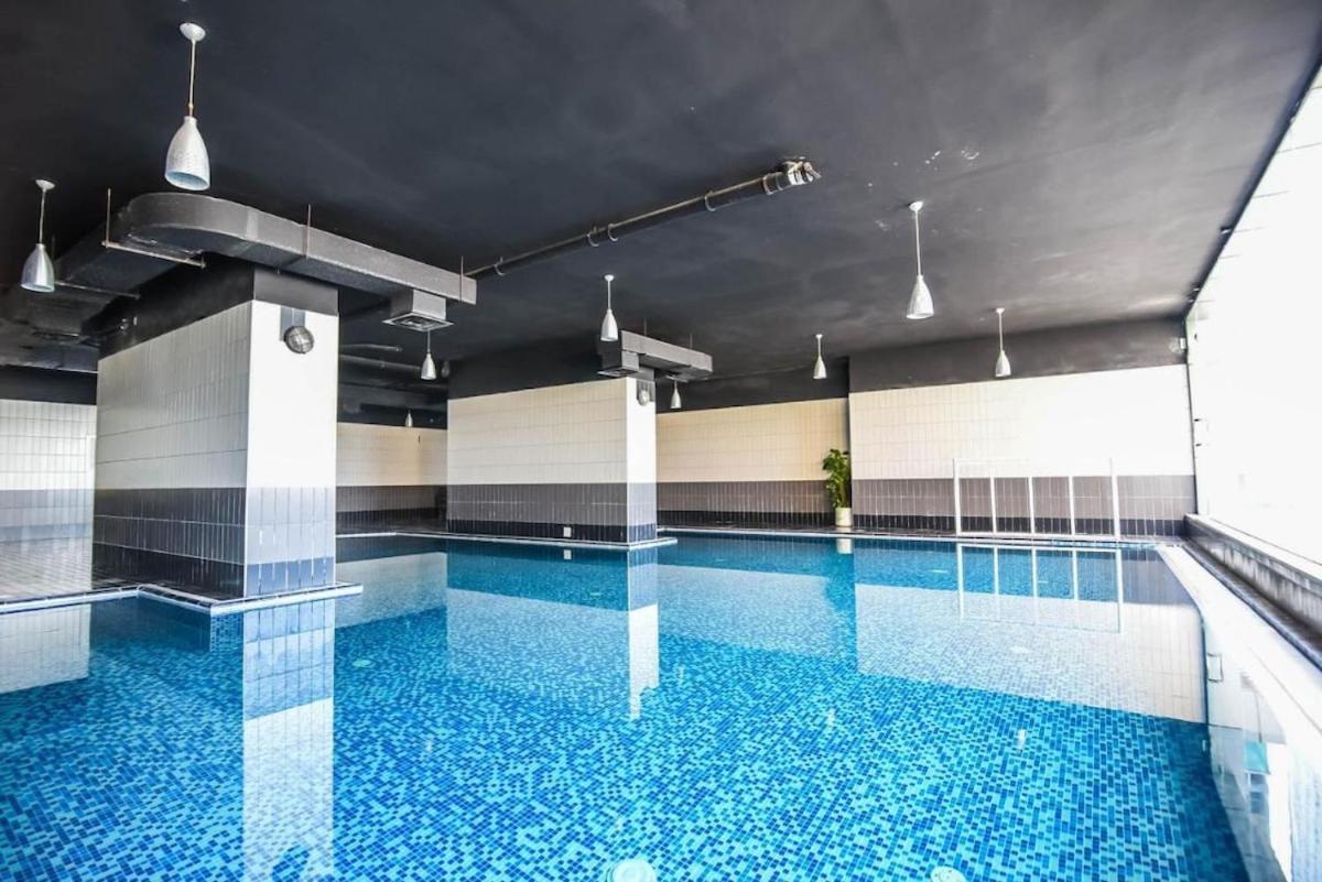 Apartment Luxury 3-bedroom In Prime Location Dubai