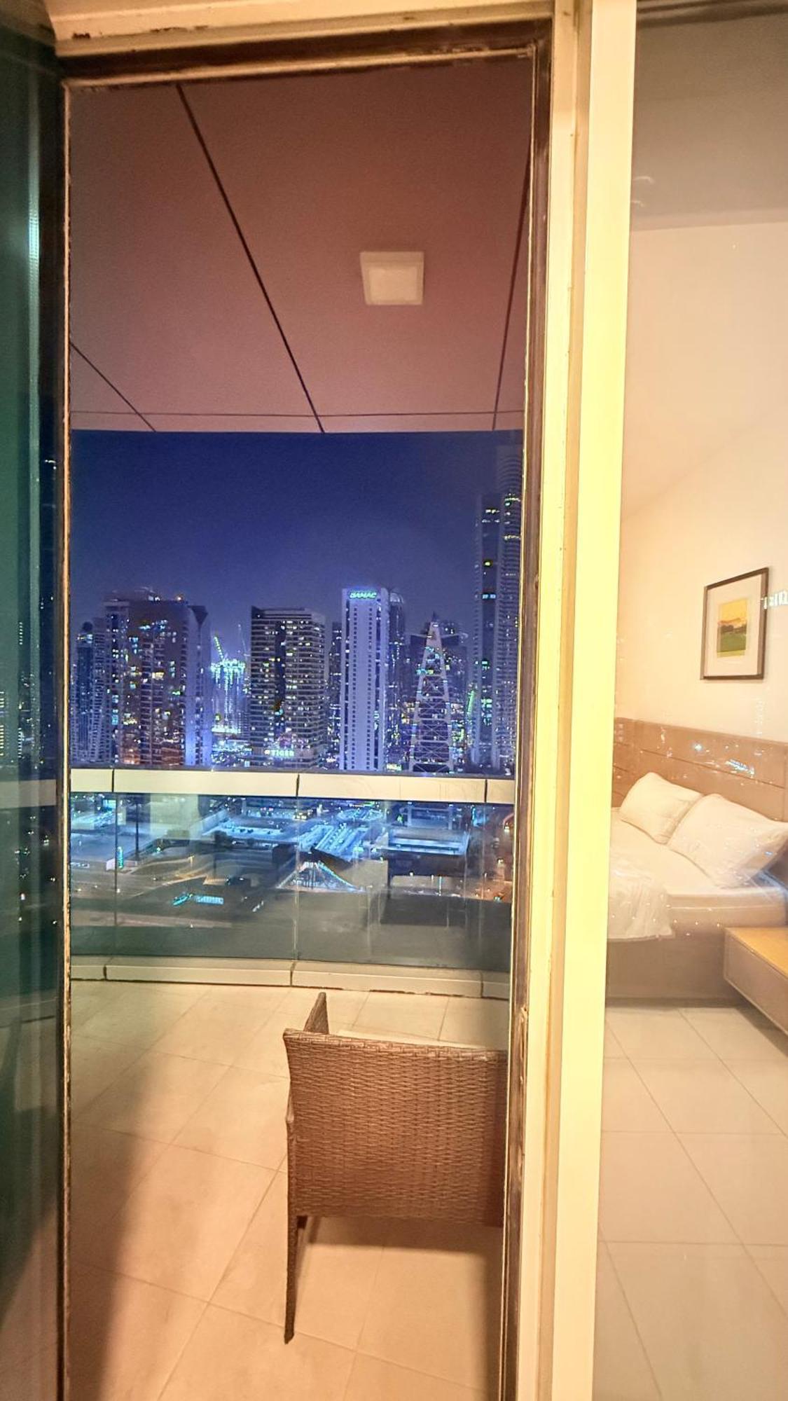 Luxhome * Dubai