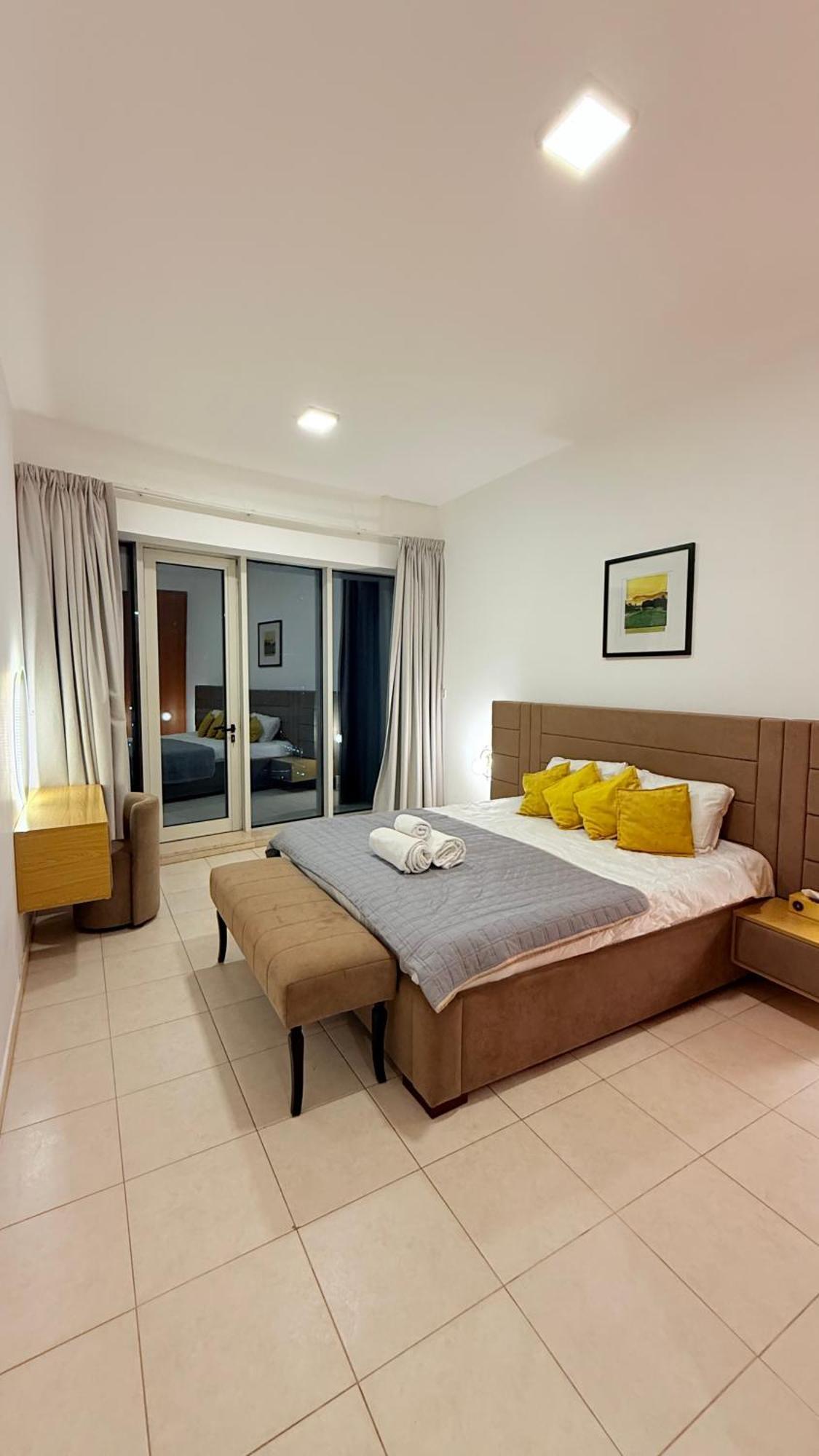 Luxhome Homestay *