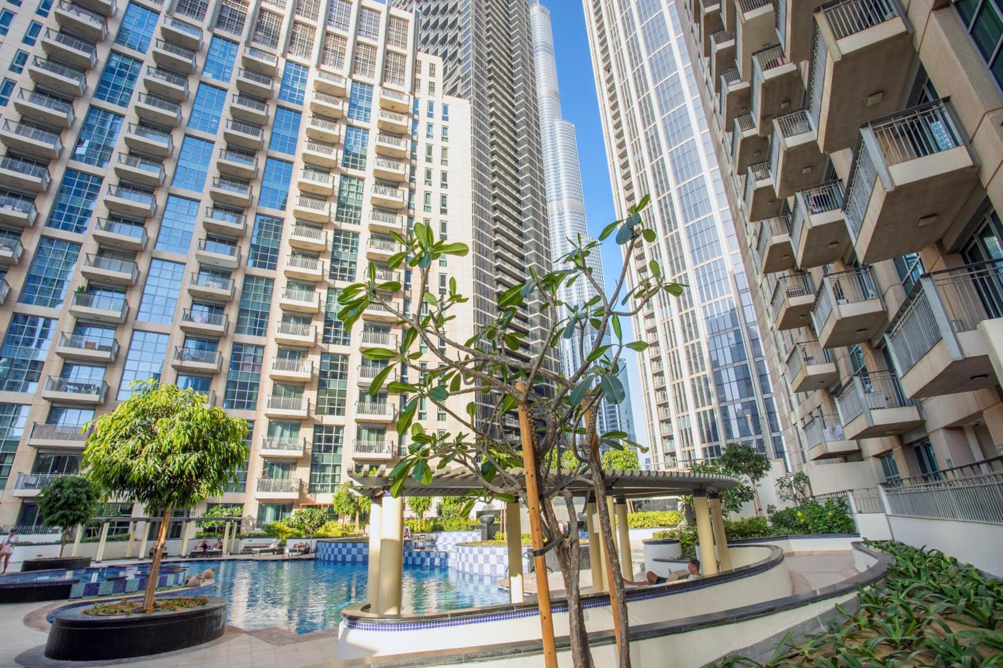 Apartment Standpoint - Elegant Upgraded In Downtown
