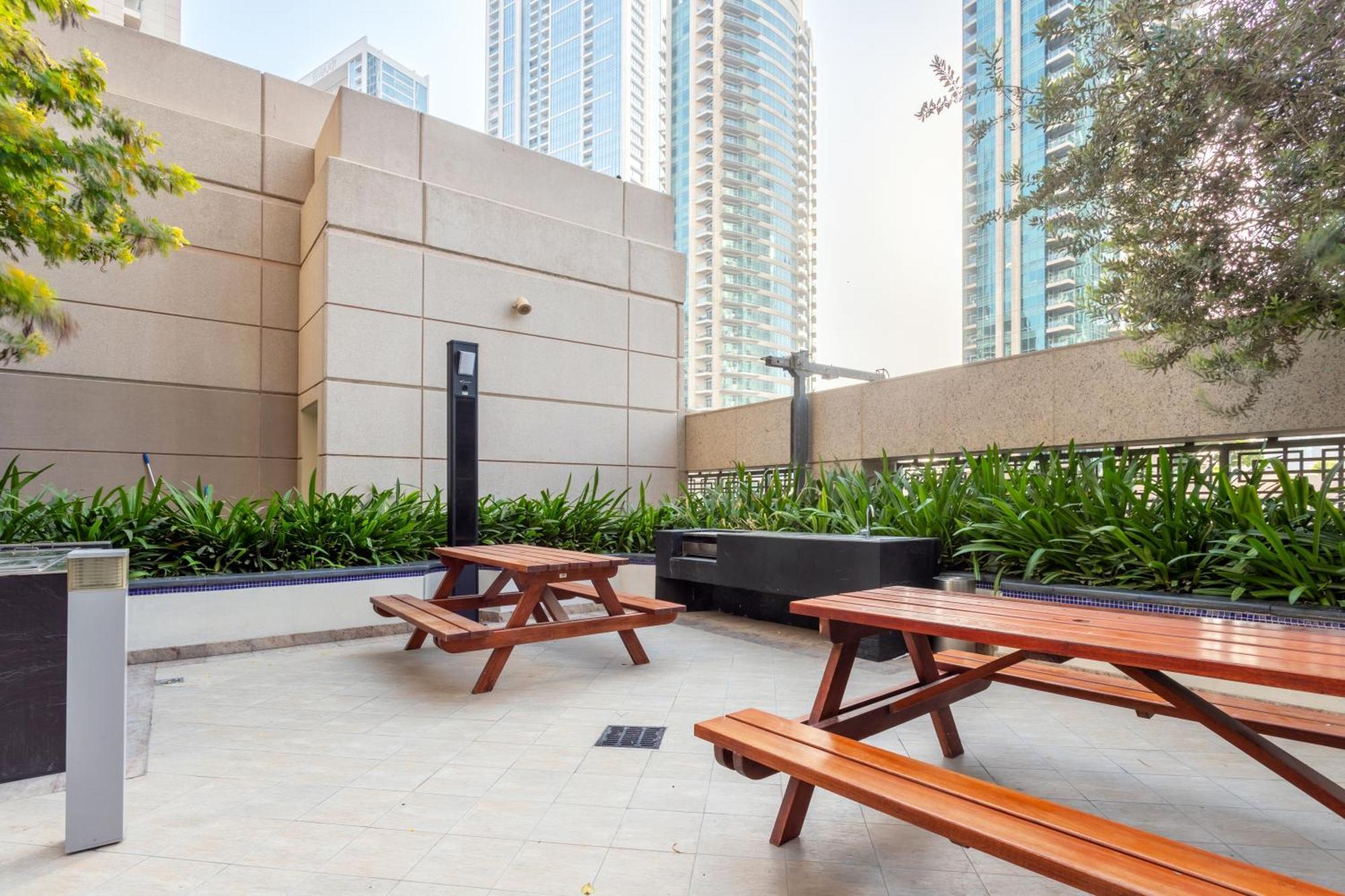 Standpoint - Elegant Upgraded In Downtown Apartment *