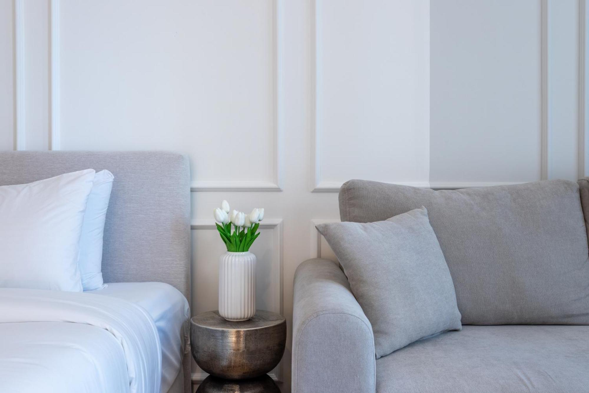 Standpoint - Elegant Upgraded In Downtown