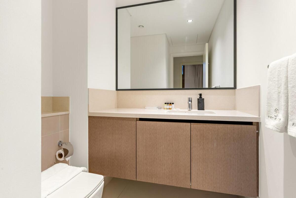 Apartment First Class 3br Luxurious Downtown Getaway Dubai
