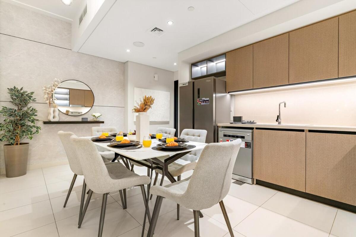 First Class 3br Luxurious Downtown Getaway Apartment