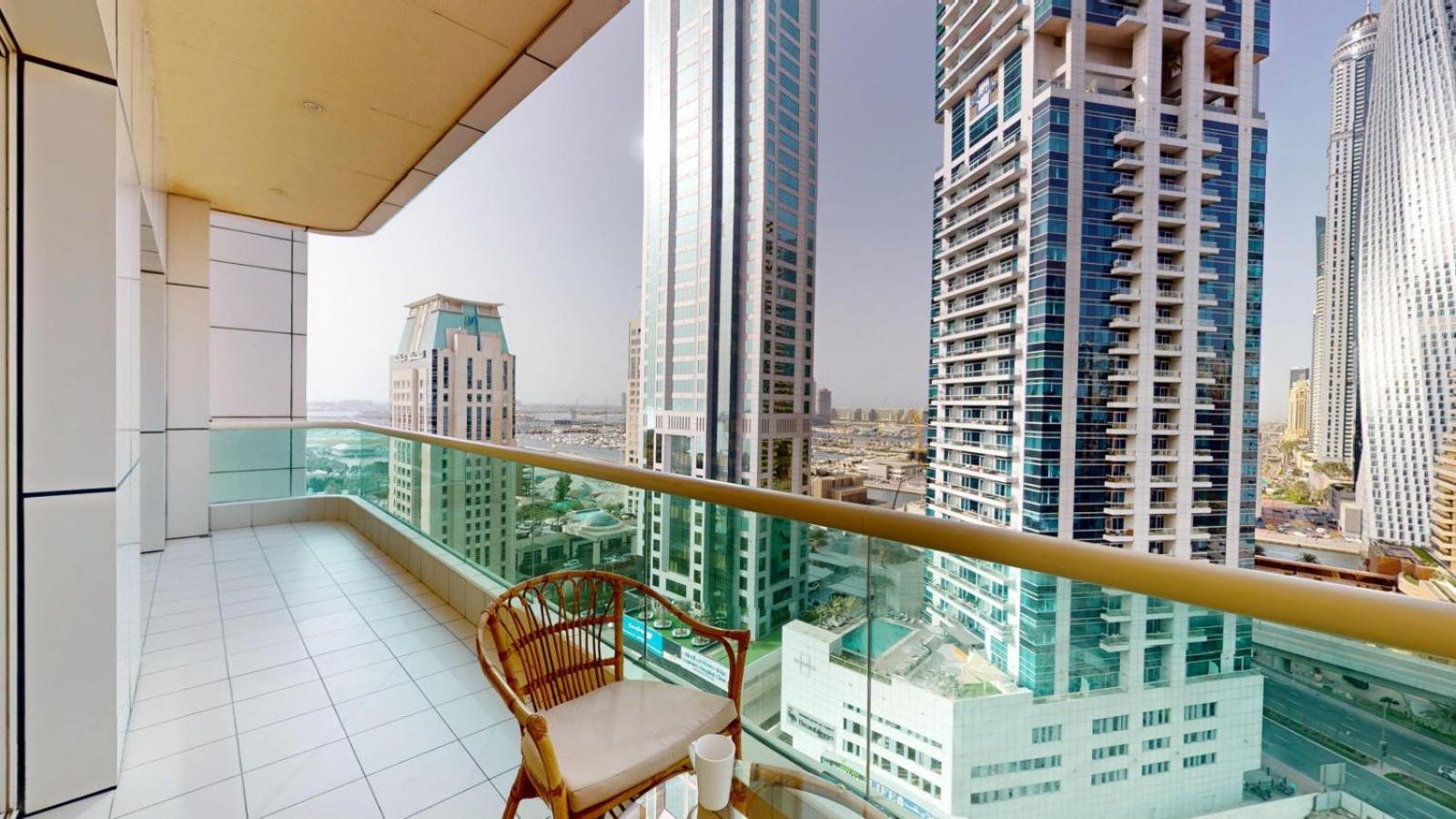 Royal Oceanic - Bright Two Bed On The 14th Floor