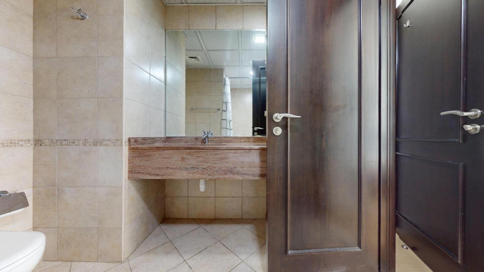 Royal Oceanic - Bright Two Bed On The 14th Floor Apartment