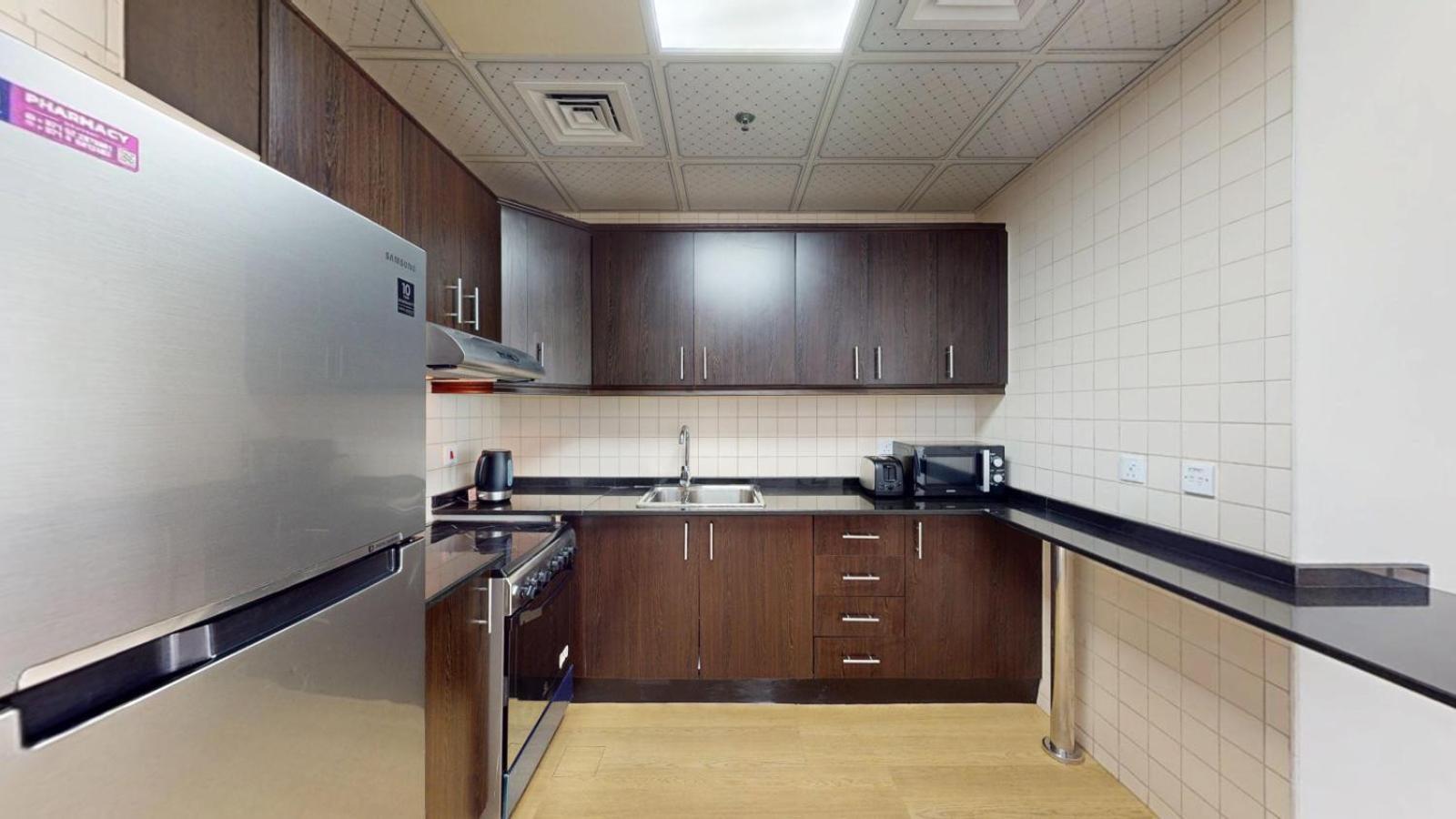 Royal Oceanic - Bright Two Bed On The 14th Floor