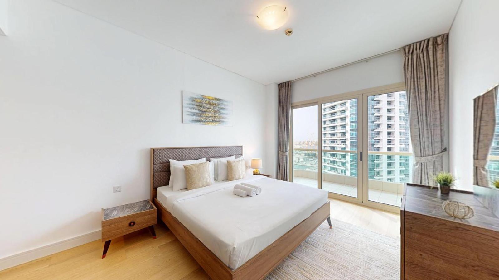 Royal Oceanic - Bright Two Bed On The 14th Floor Apartment Dubai