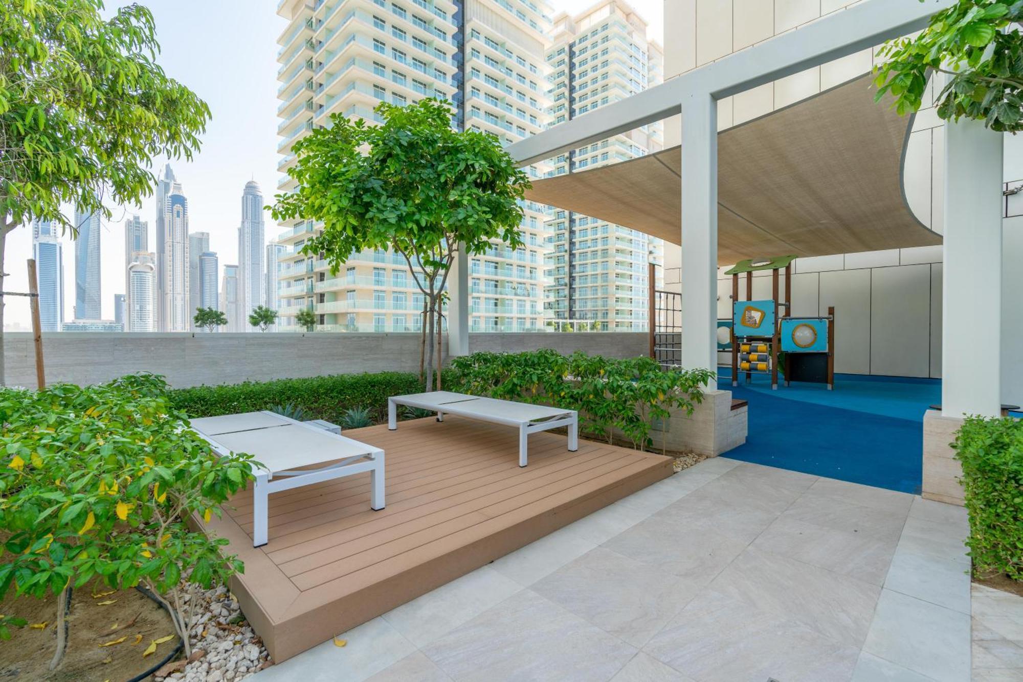Beach Vista 1 - Beachfront Stunning - Full Sea Views *