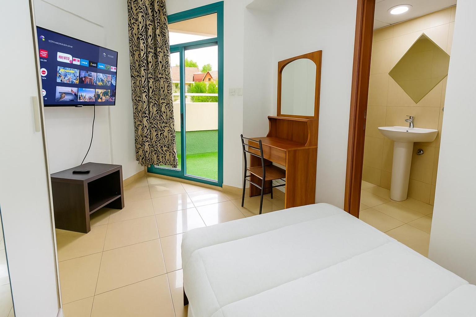 Apartment Masters And Double For Girls Only In Marina, *