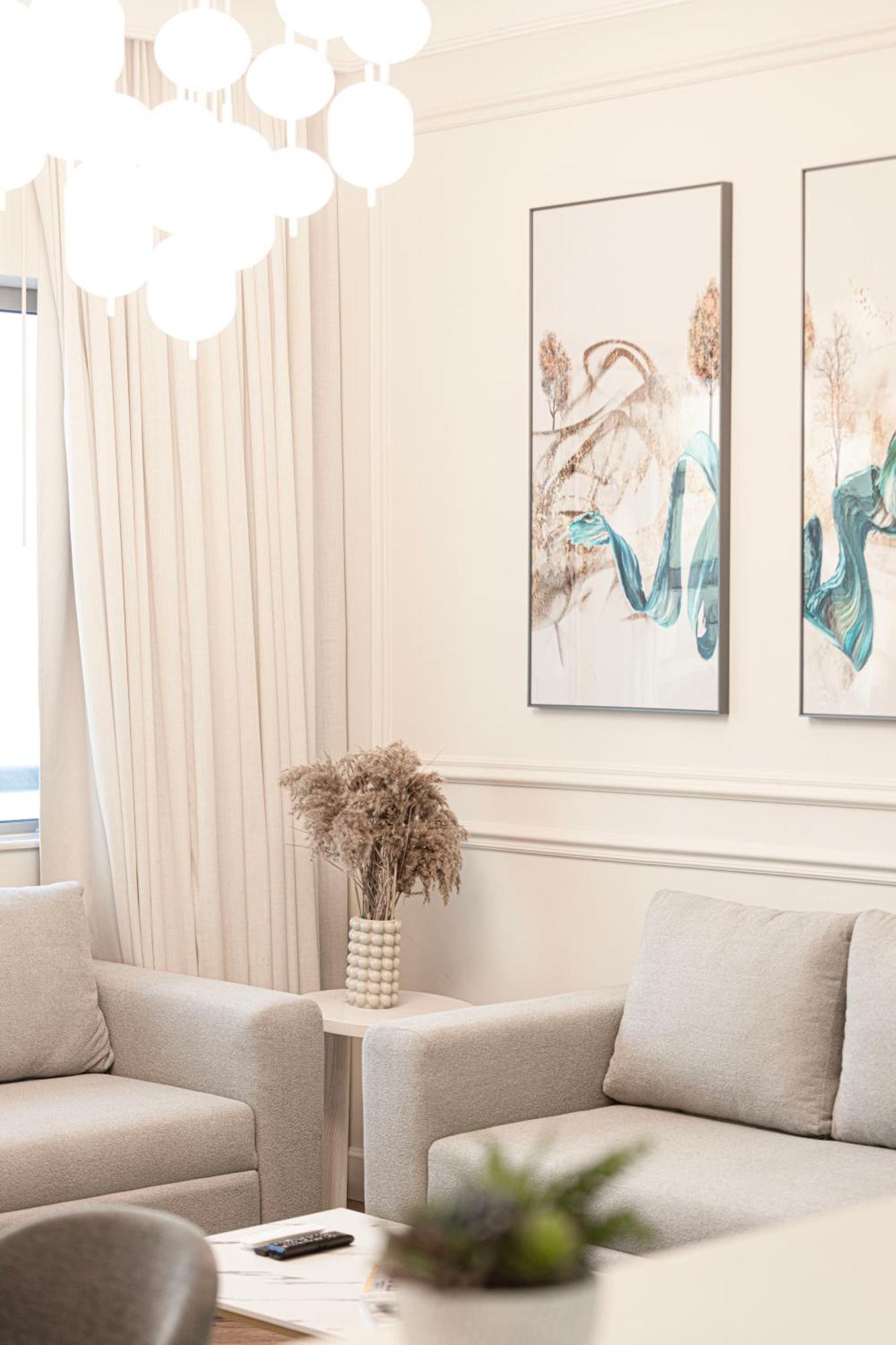 Damac Maison Mall Street! 2 Bedroom Upgraded Apartment!