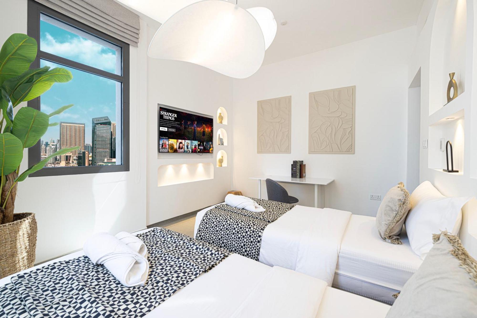 Black & Bold - Aesthetic Apartment