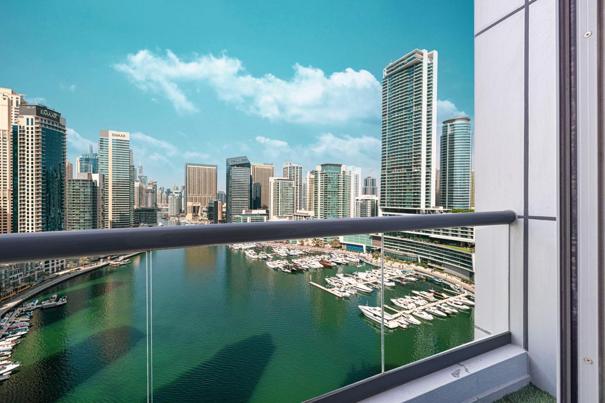 Black & Bold - Aesthetic Apartment Dubai