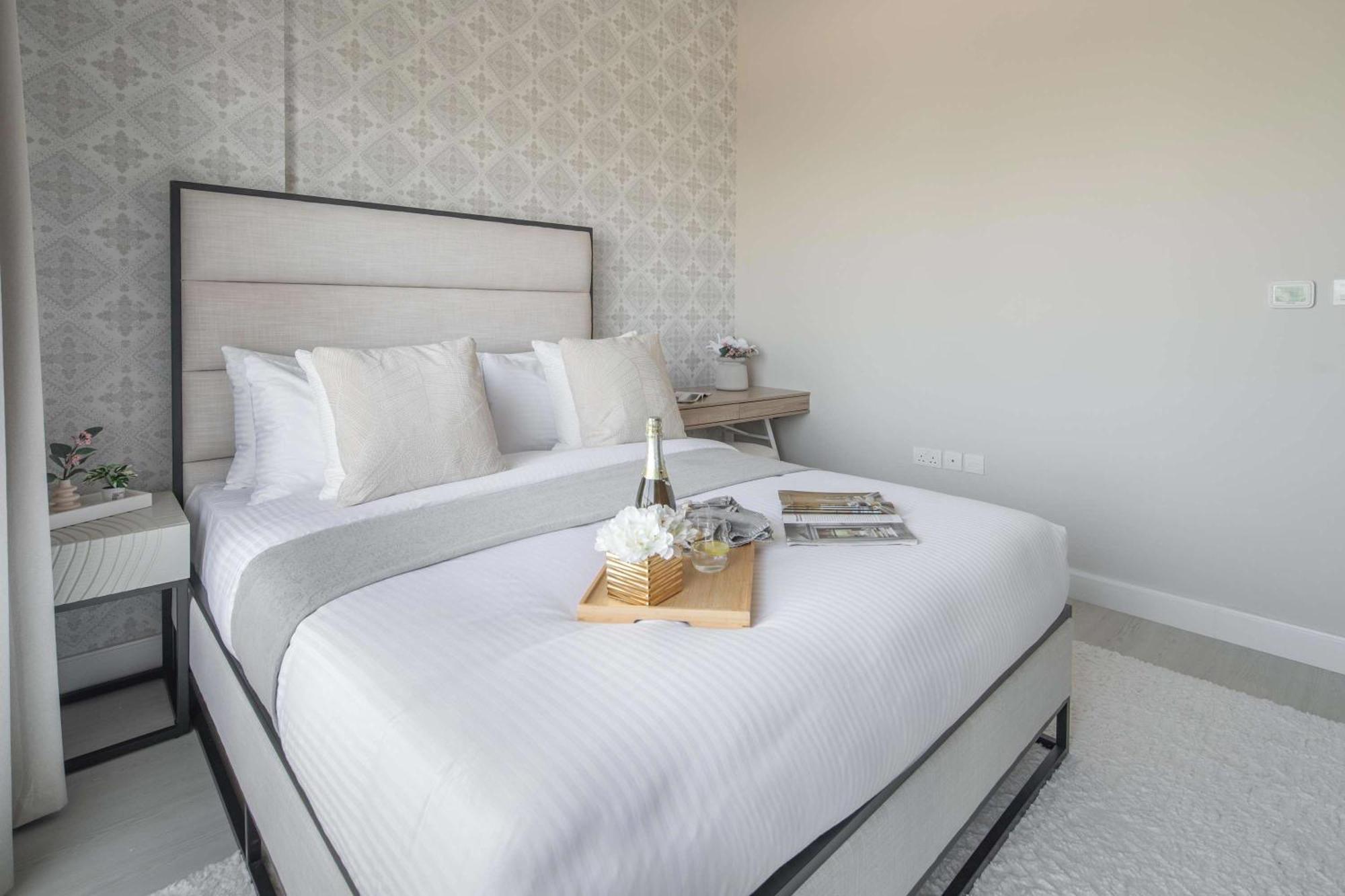 Frank Porter - Kappa Acca 3 Apartment Dubai