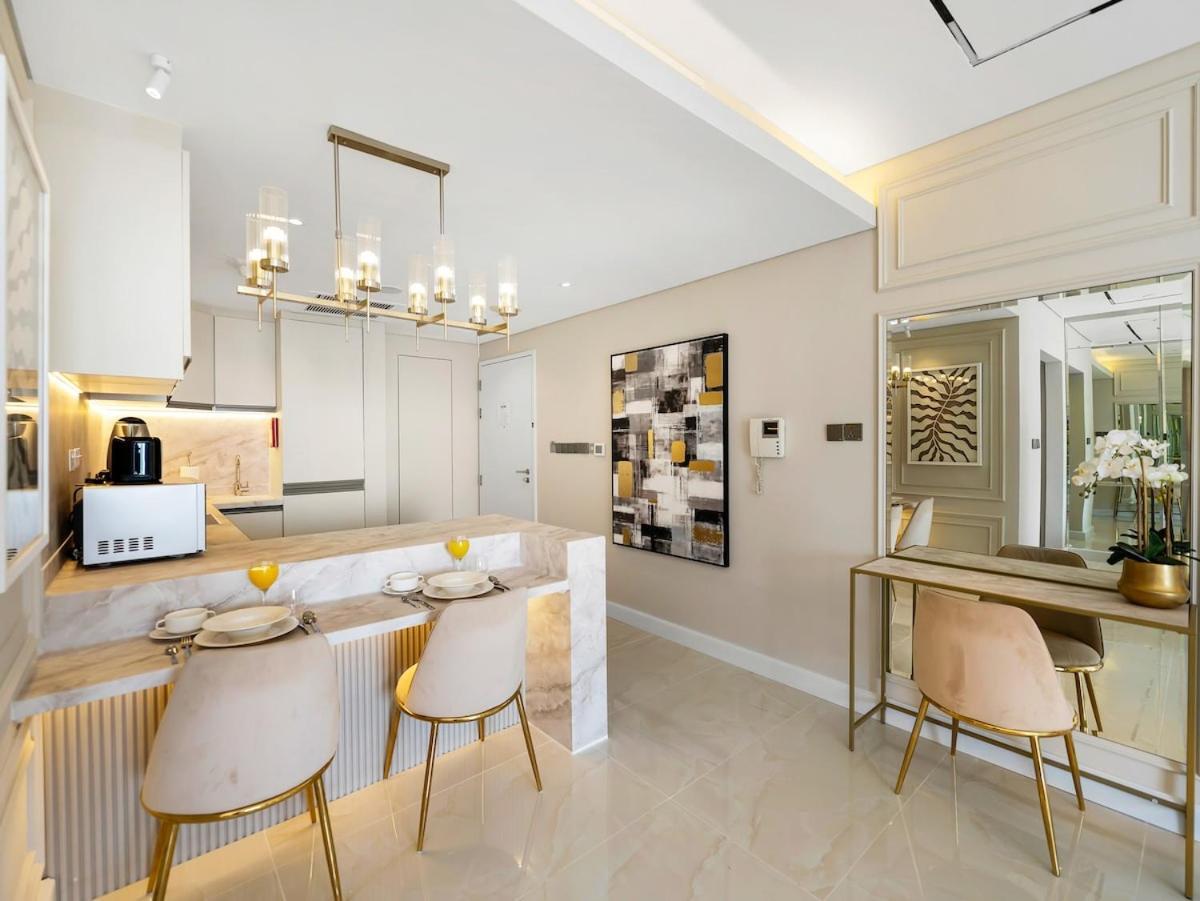 Luxurious Burj View Inside Mall! Apartment *