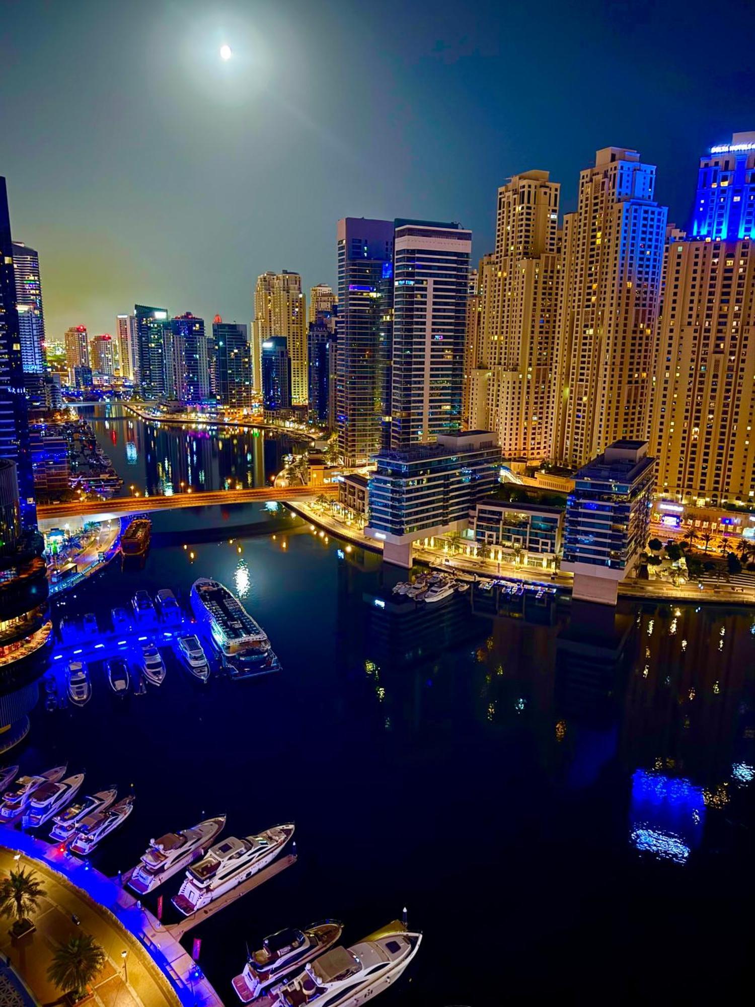 Address Marina Mall - Full Marina Views, Balcony, Kitchen & Parking Dubai