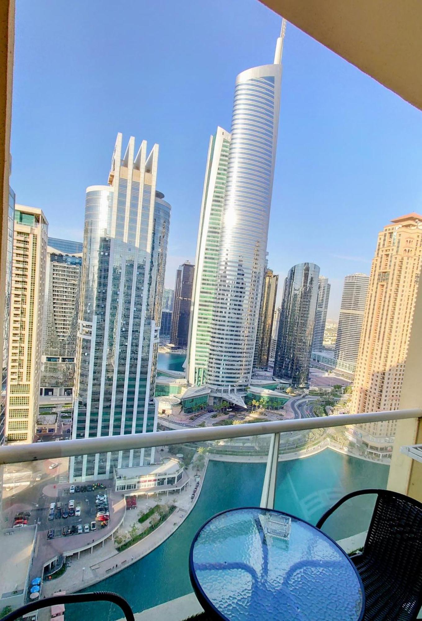 Luxury With Balcony - Close To Metro & Marina Apartment