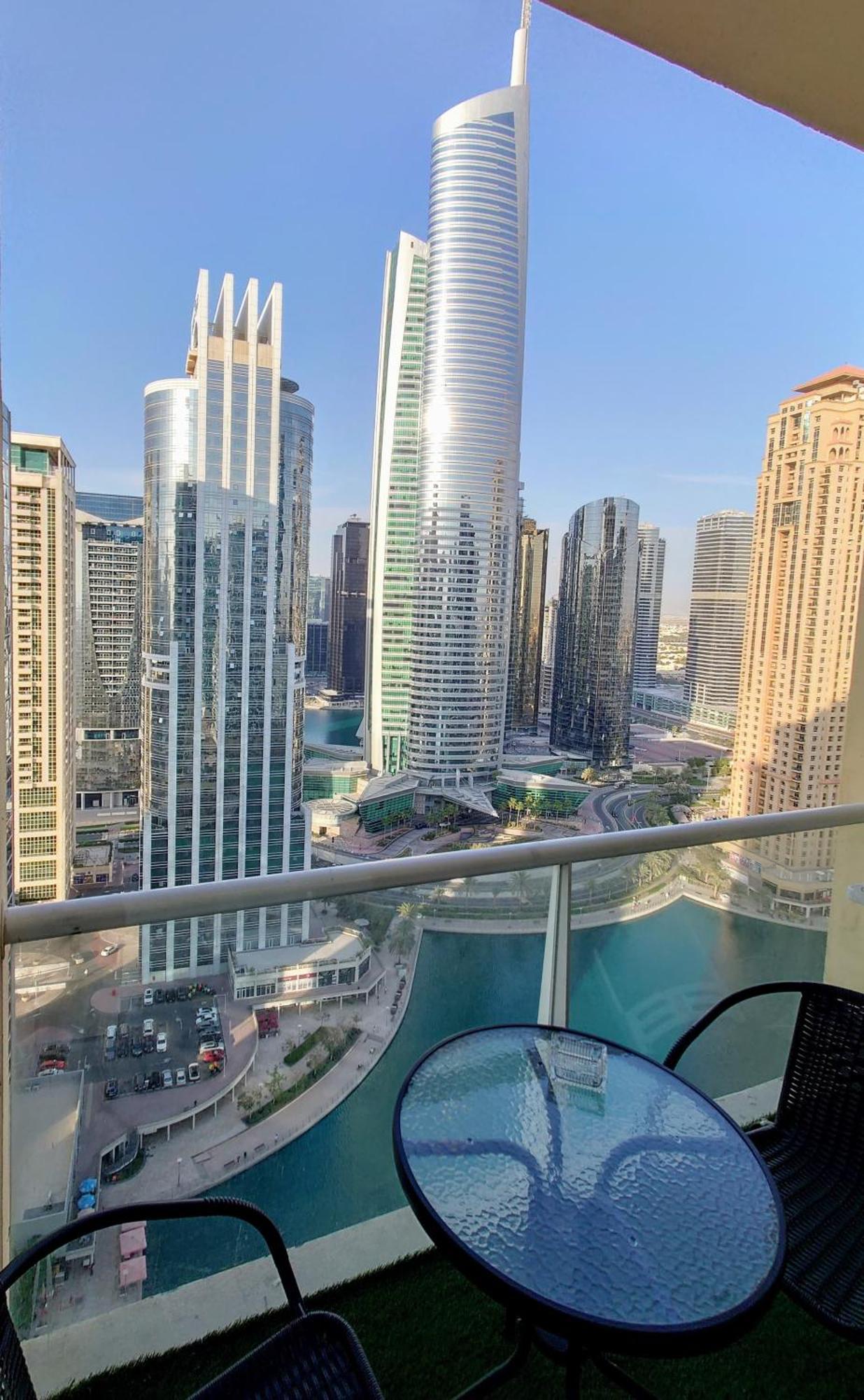Luxury With Balcony - Close To Metro & Marina Apartment Dubai