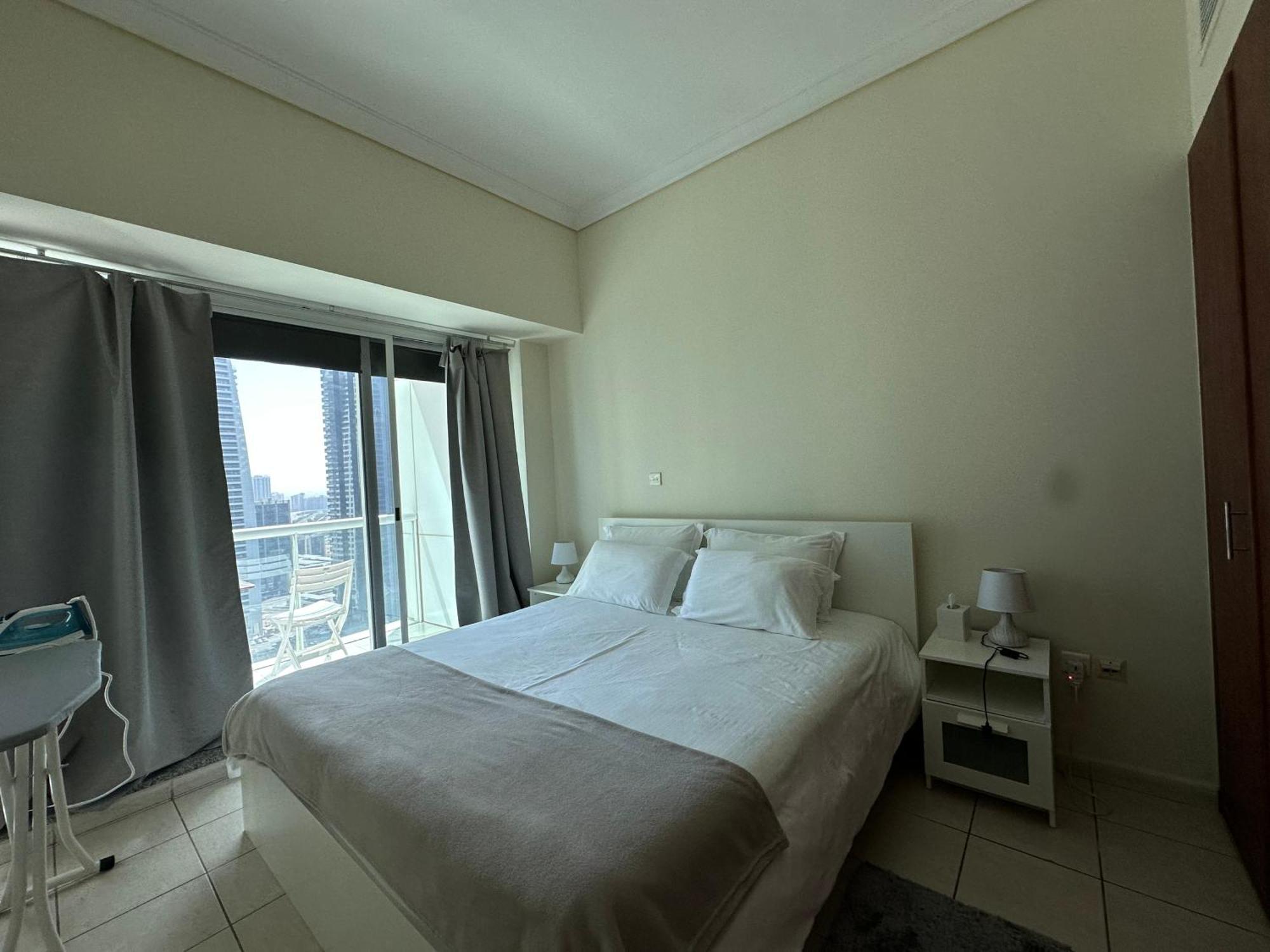 View 1br Jlt 1 Min To Metro Apartment *
