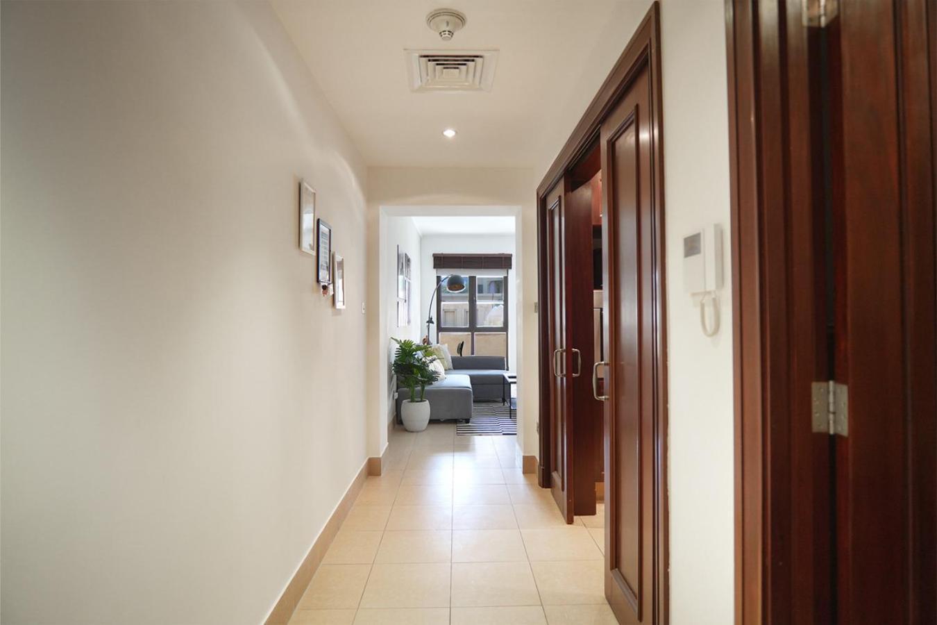 Easygo- Spacious-authentic-city Center Apartment Dubai