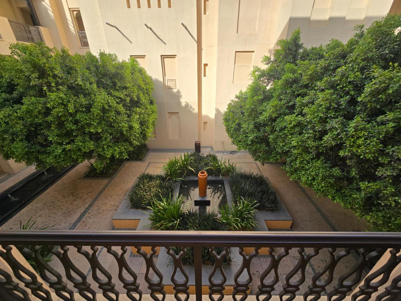 Apartment Easygo- Spacious-authentic-city Center