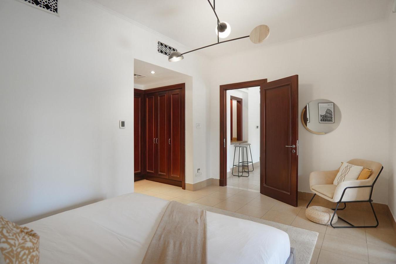 Easygo- Spacious-authentic-city Center Apartment Dubai