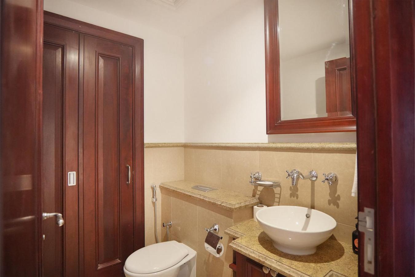 Easygo- Spacious-authentic-city Center *