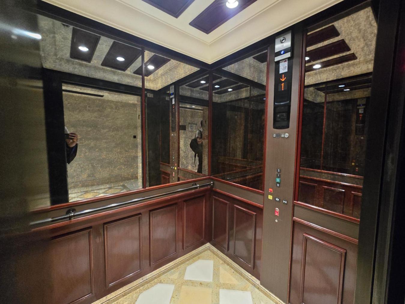Easygo- Spacious-authentic-city Center Dubai