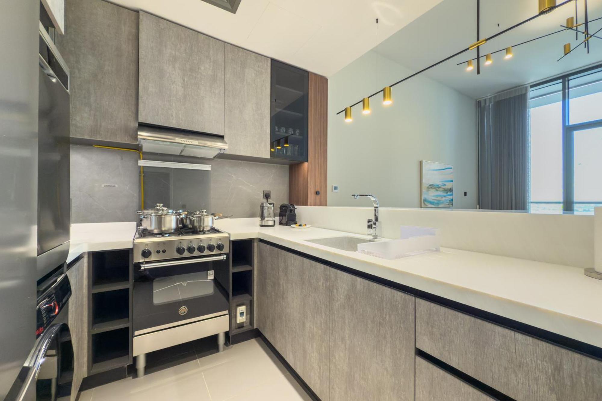 Apartment Brand New Luxury One Bedroom *
