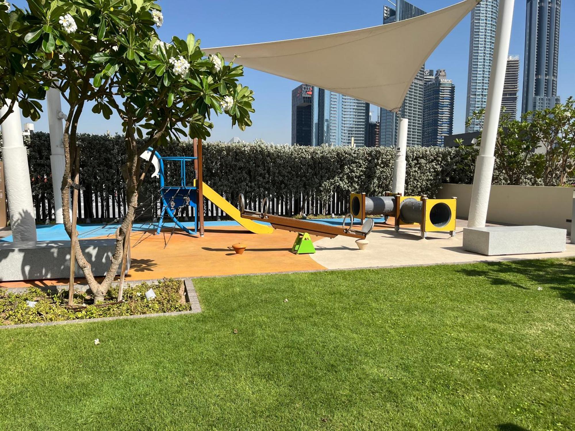 Burj View - 2 Bedroom Connected To Dubal Mall Apartment *