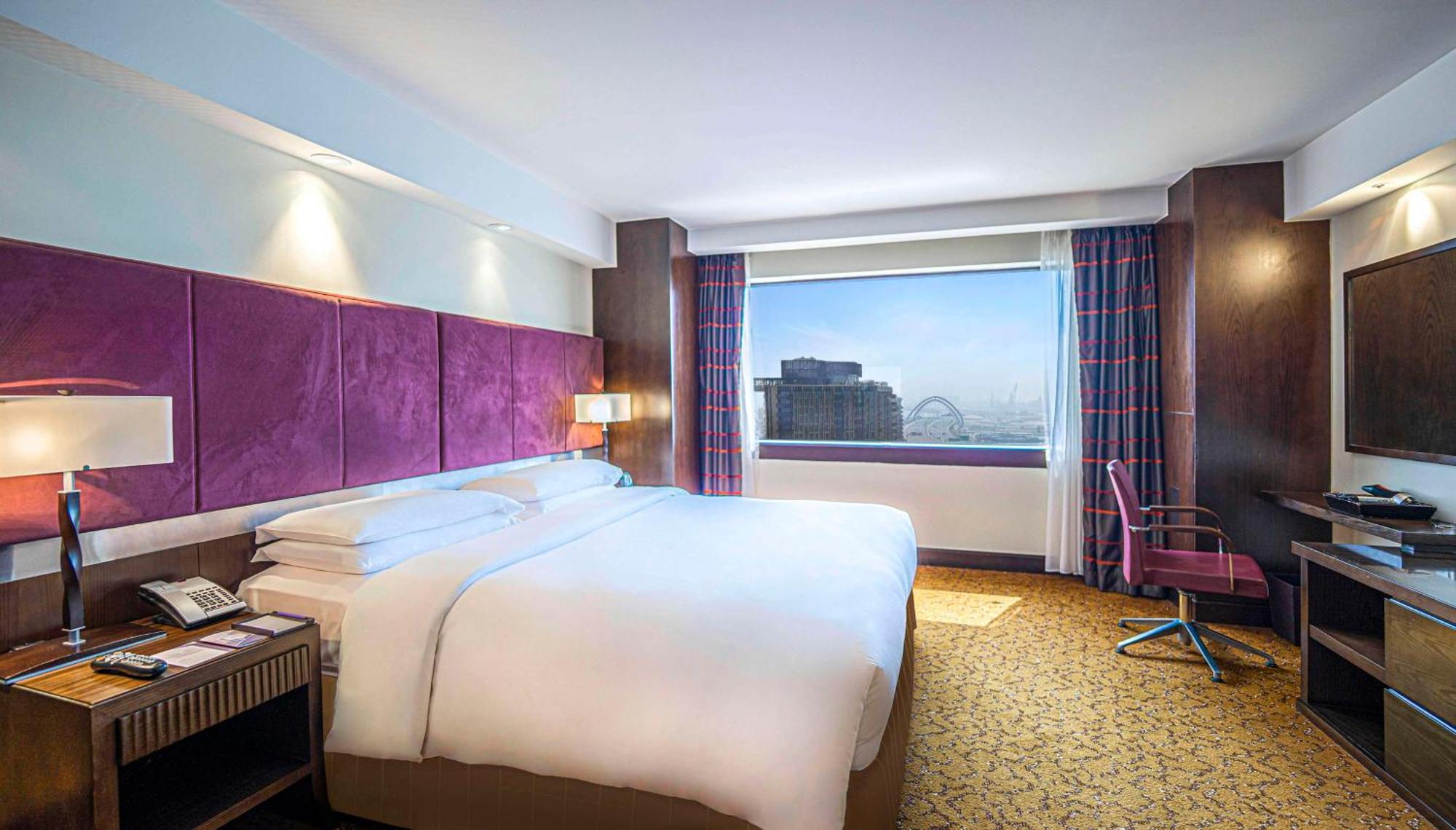 Hyatt Regency - Corniche 5*