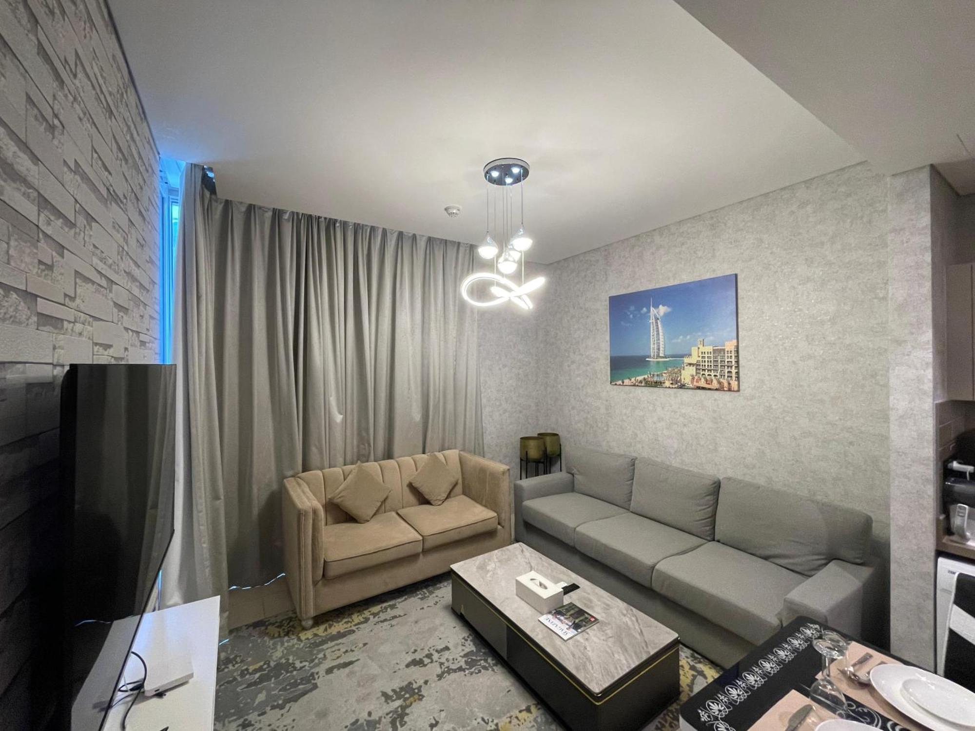 By Latinem Luxury 1br Cvr B3202 Near Burj Khalifa Dubai