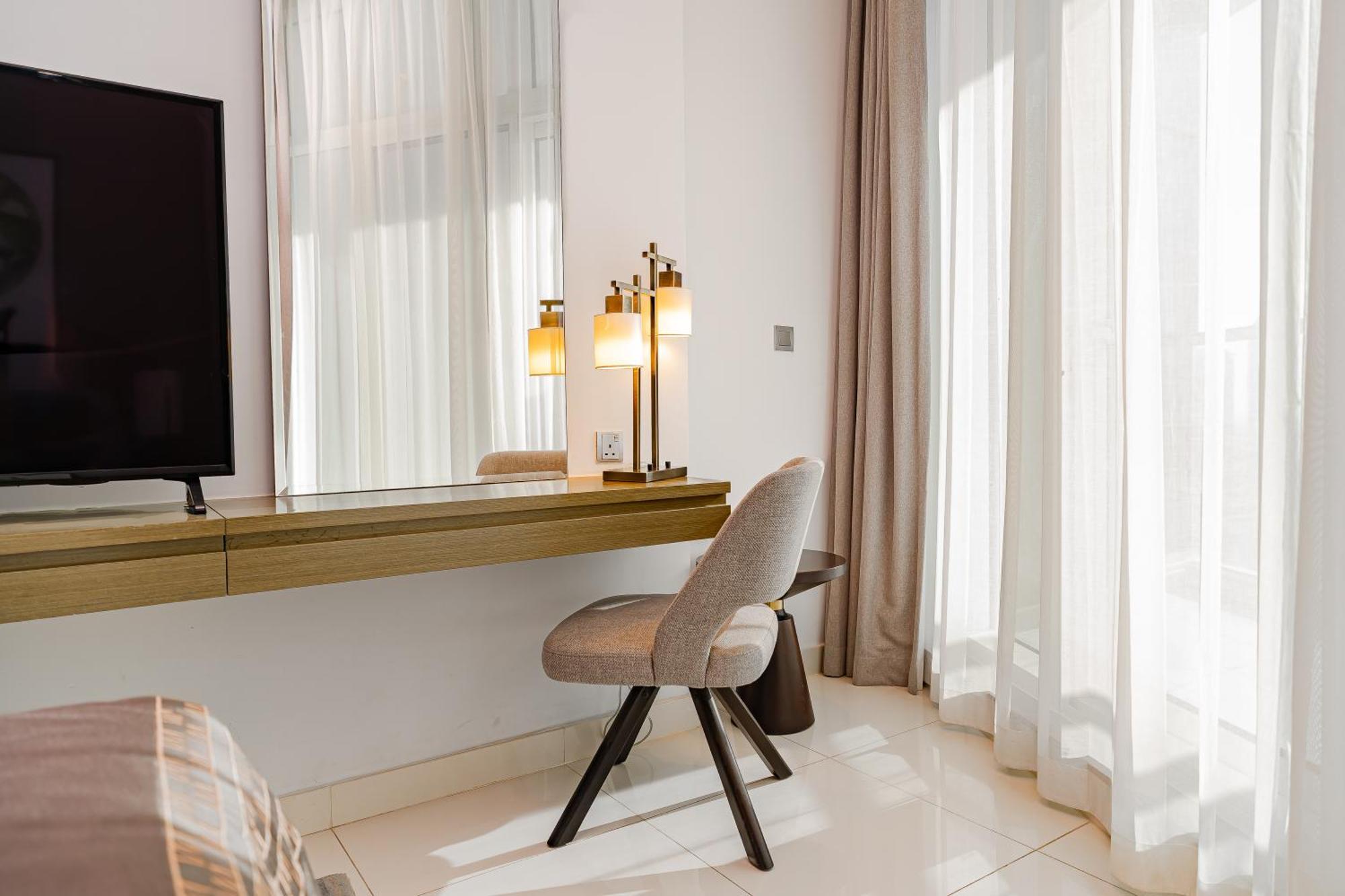 Escape 24 - Luxury In Damac Maison Prive Business Bay Dubai