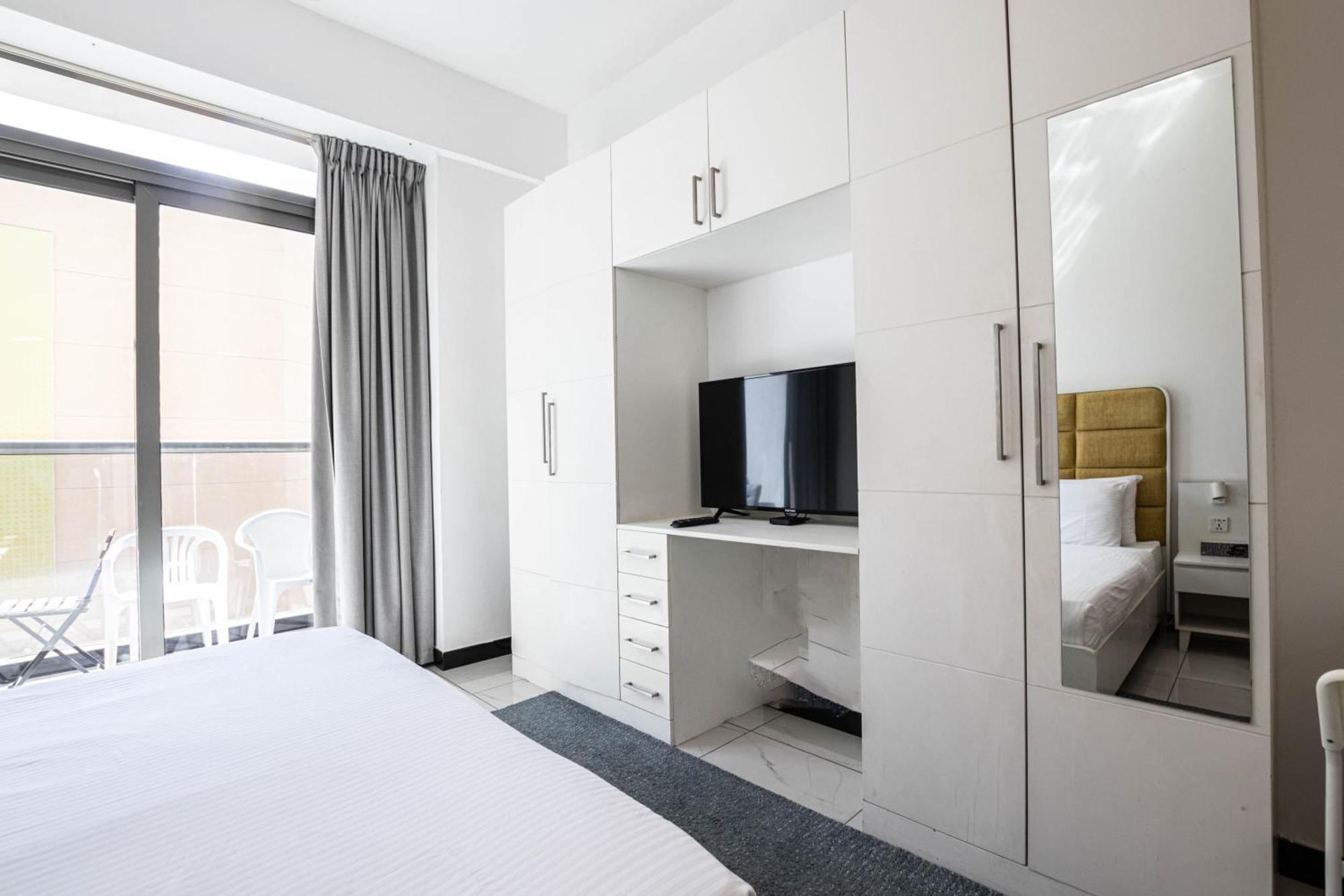 Apartment Chic & Comfortable In Crystal Jvc Dubai