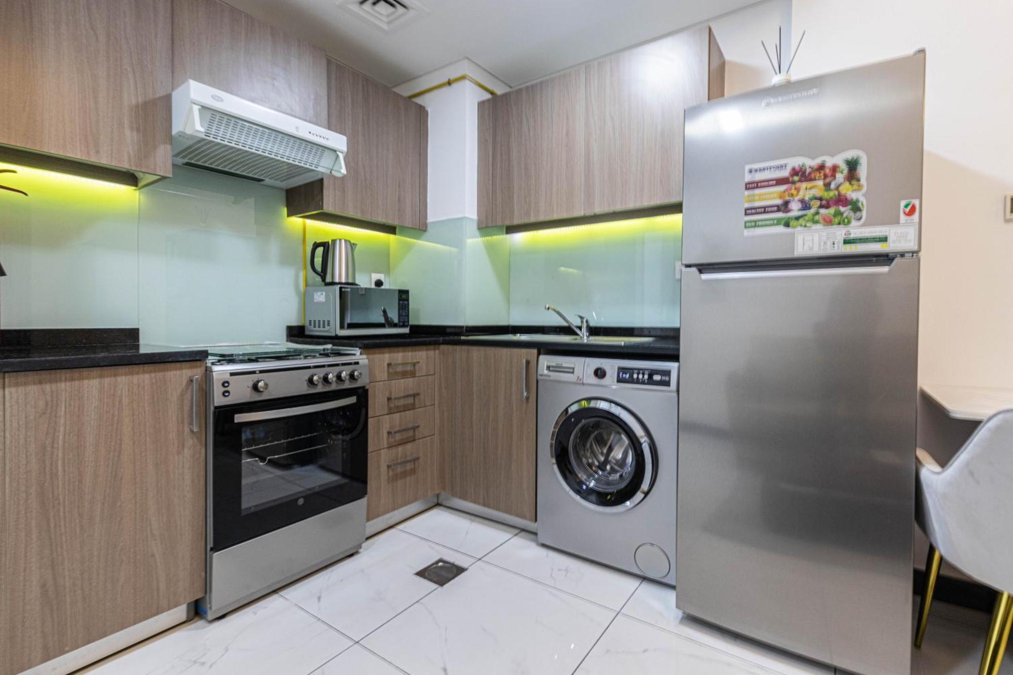 Apartment Bright Crystal Jvc *