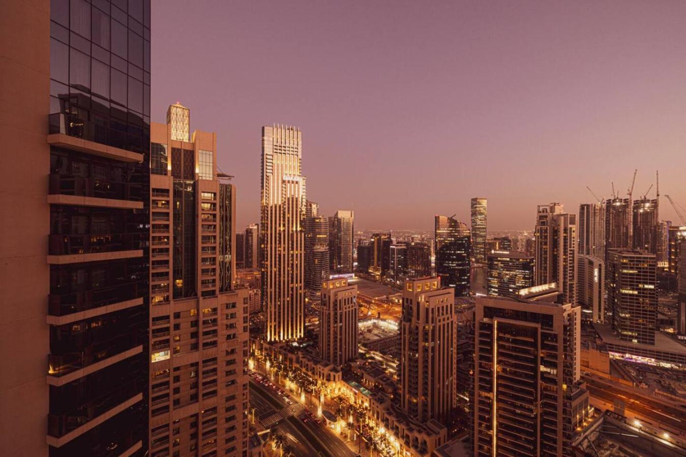Burj Khalifa View And Mall Walk - 2br 10 Guests *