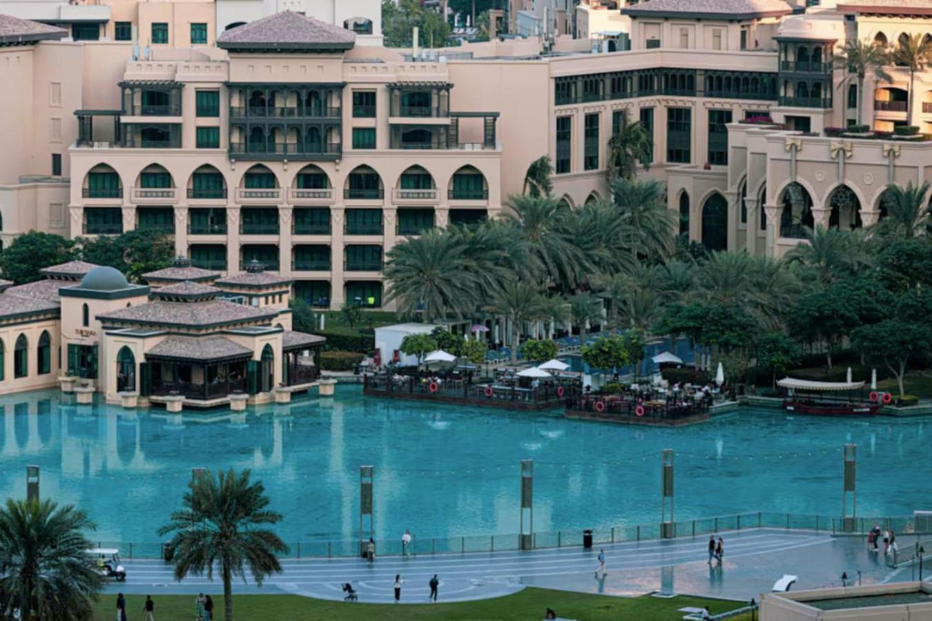 Burj Khalifa View And Mall Walk - 2br 10 Guests Dubai