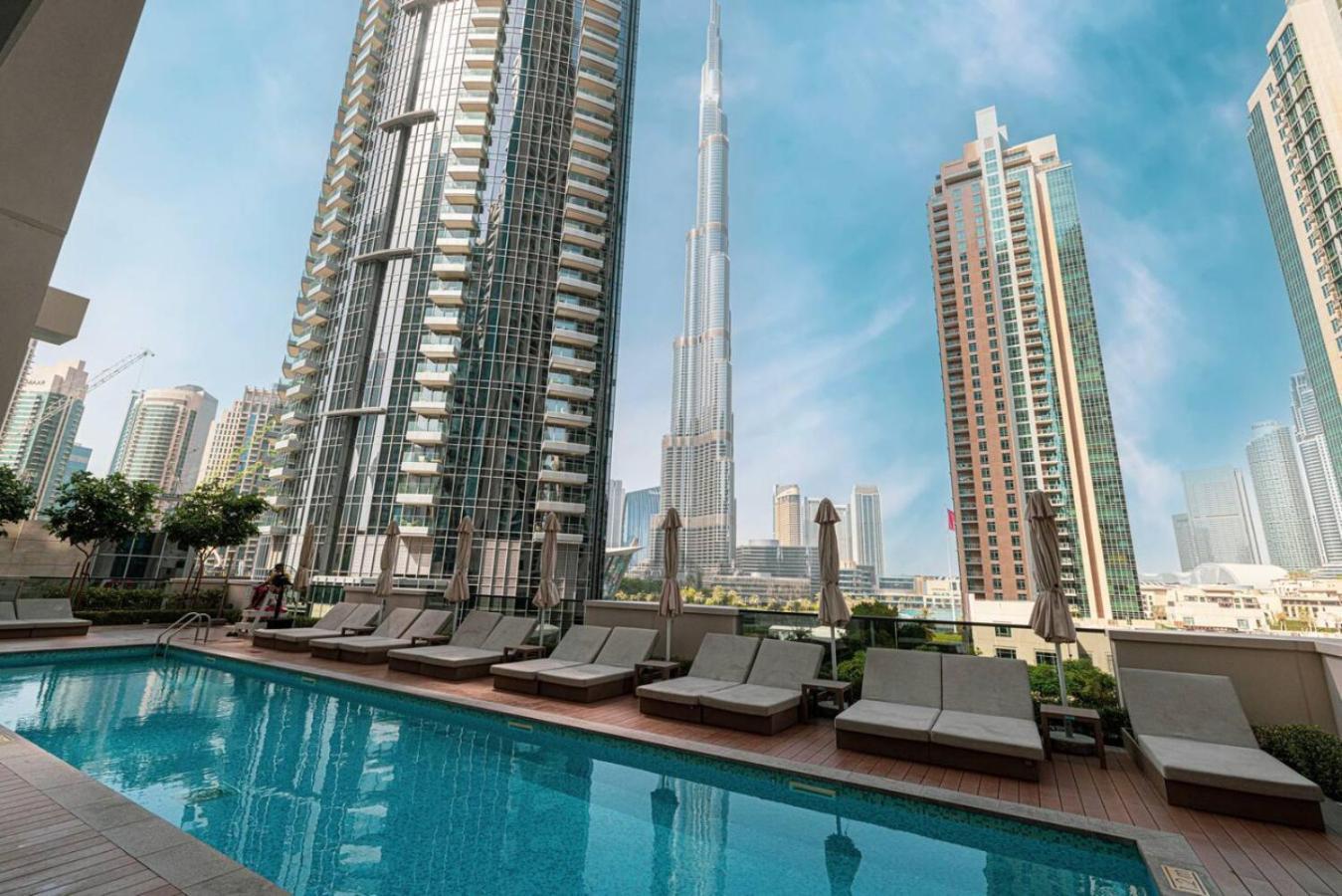 Burj Khalifa View And Mall Walk - 2br 10 Guests Apartment Dubai