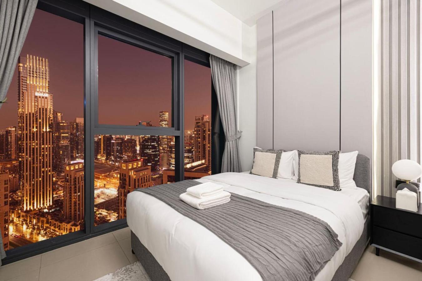 Burj Khalifa View And Mall Walk - 2br 10 Guests * Dubai