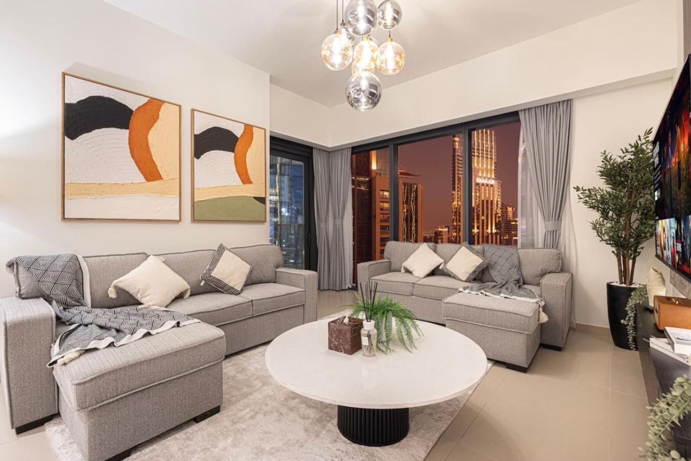 Apartment Burj Khalifa View And Mall Walk - 2br 10 Guests *