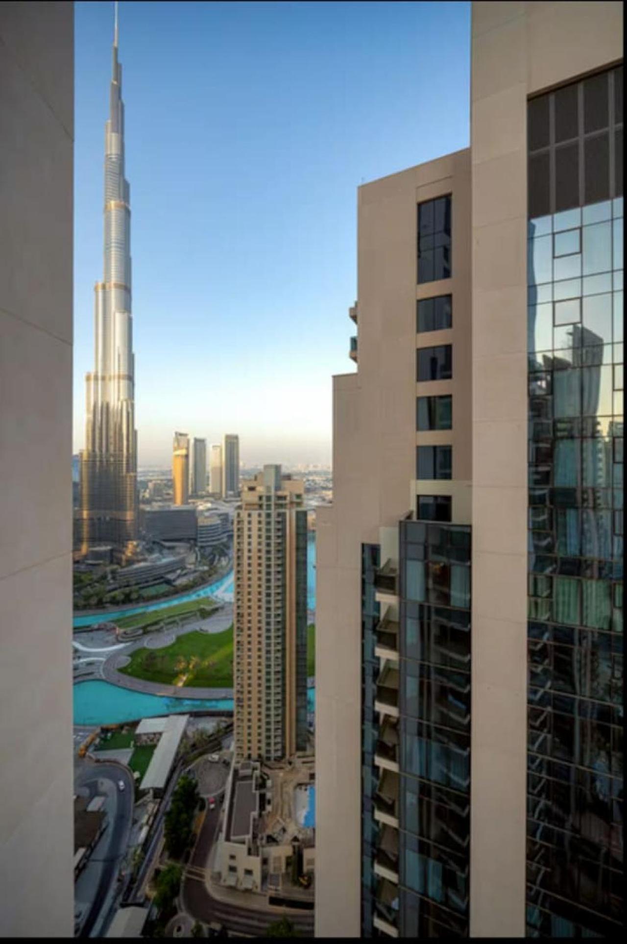 Apartment Burj Khalifa View And Mall Walk - 2br 10 Guests *