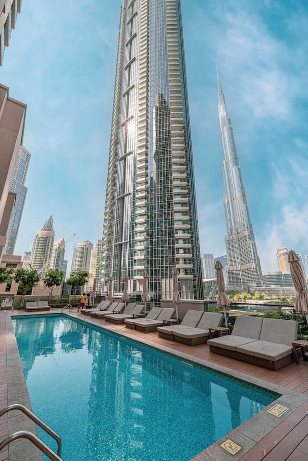 Apartment Burj Khalifa View And Mall Walk - 2br 10 Guests Dubai