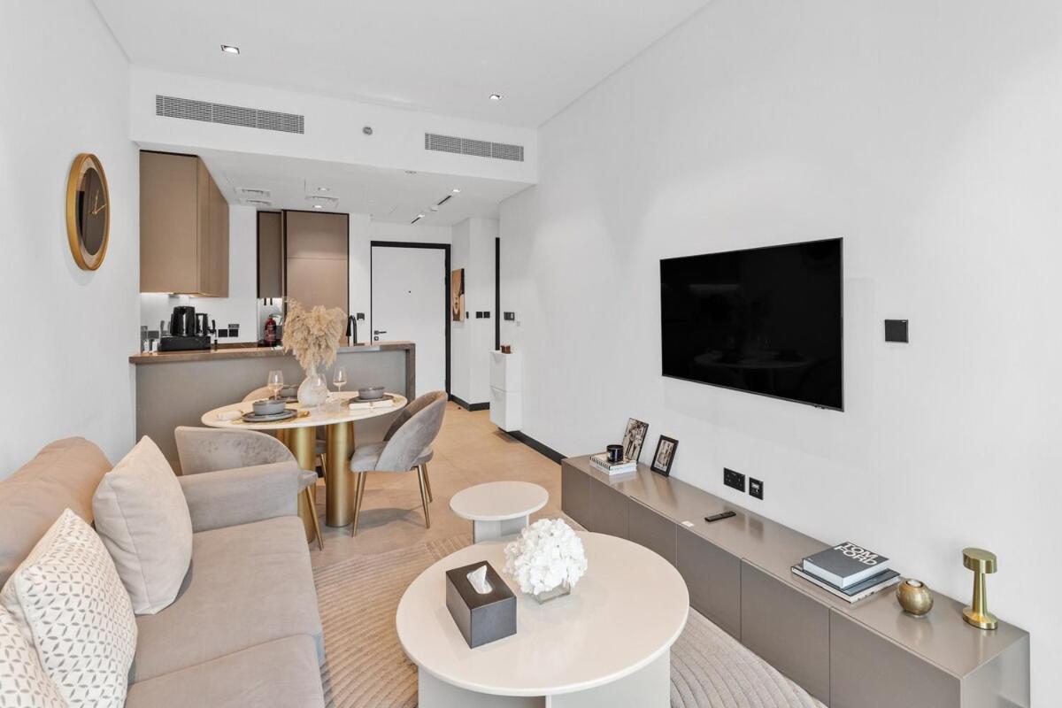 Apartment Waves Homes - Serenity, Luxury Living At 15 Northside Tower 2 *