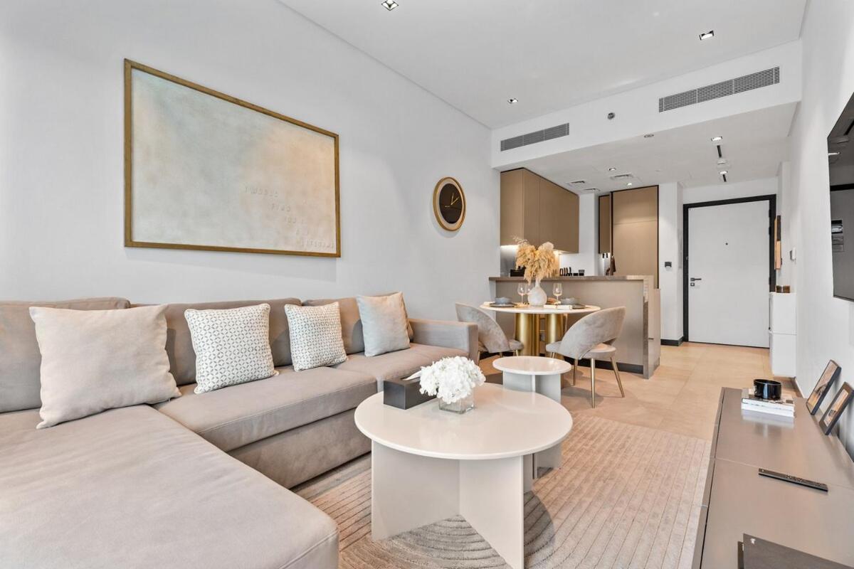 Apartment Waves Homes - Serenity, Luxury Living At 15 Northside Tower 2 *
