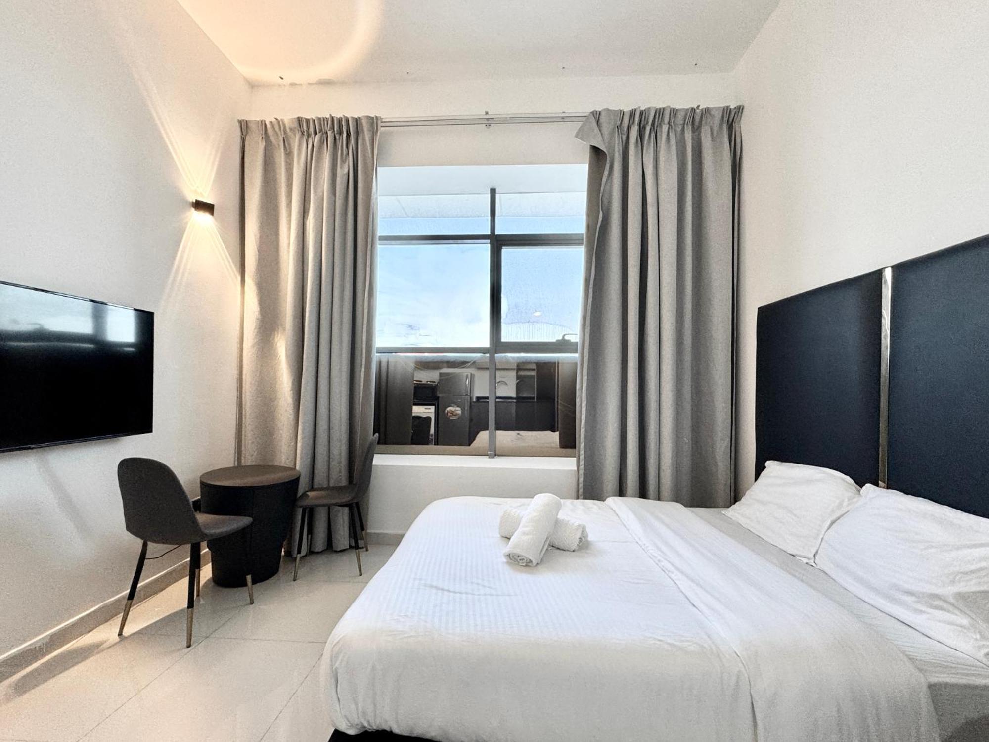 Al Manara Classic Deluxe Sheikh Zayed Dubai