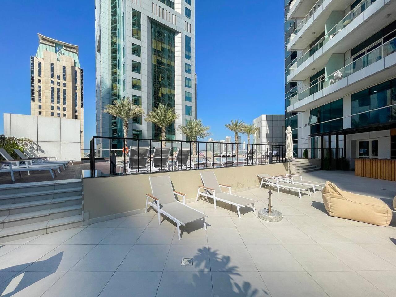 Elegant 1-bedroom Retreat With Marina Views Apartment *
